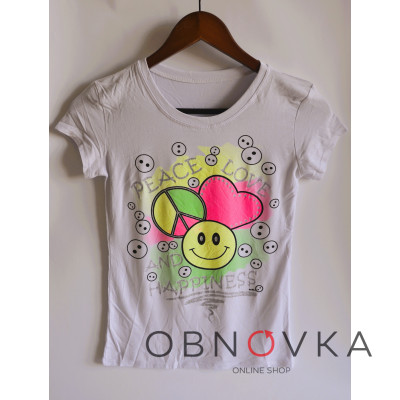 Стильная женская футболка