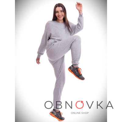 Жіночий спортивний костюм