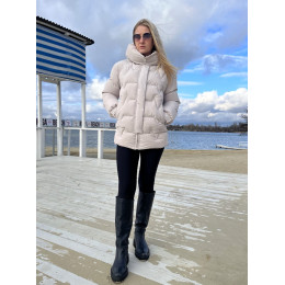 Модный женский пуховик 